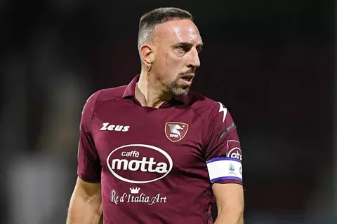 ريبيري يعترف: بكيت لأني اضطريت للاعتزال